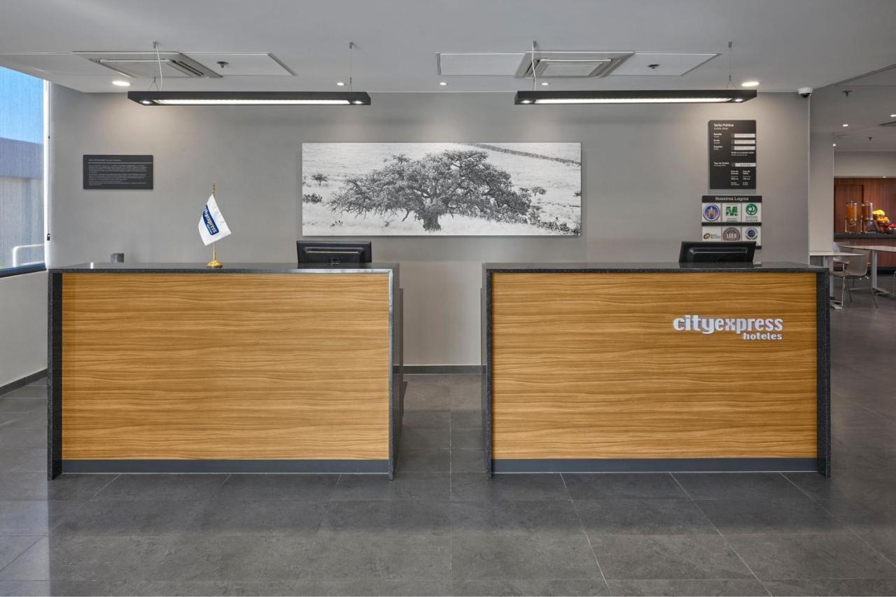 City Express By Marriott تولوكا المظهر الخارجي الصورة